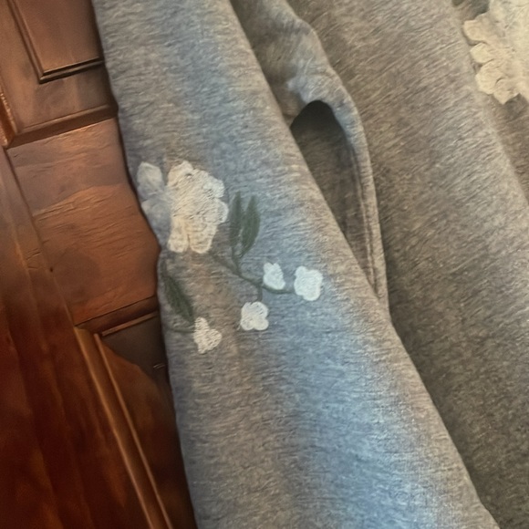 Beautiful barely worn knit top - Picture 3 of 4